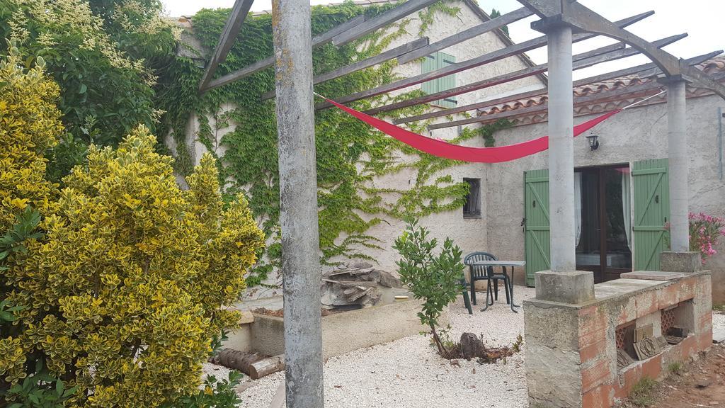 Hotel Aux Oliviers Homps  Exterior foto